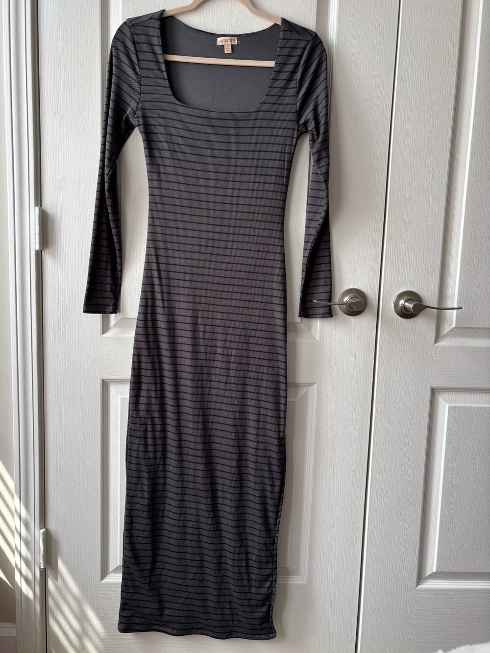 Striped Long Sleeve Dress - Gray - Picture 4 of 4